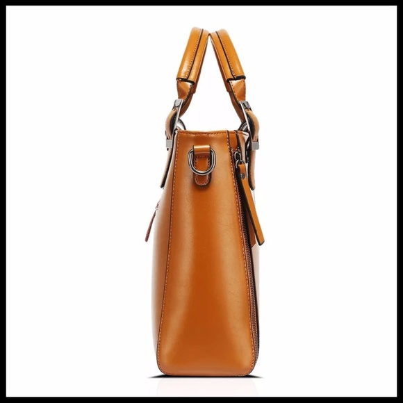 NEW CHAVA Tote Crossbody - Picture 6 of 7